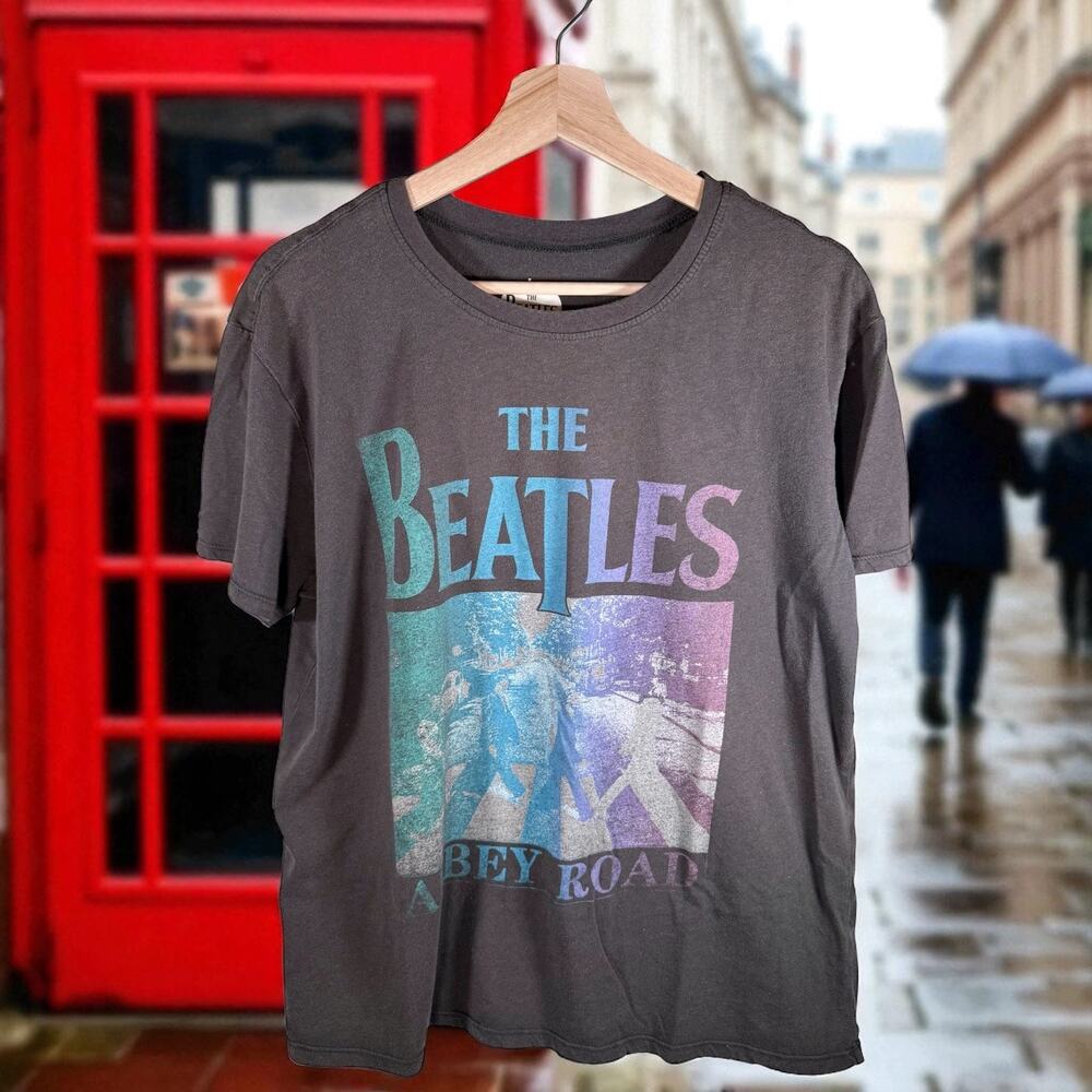 The Beatles Women's Large Black Pastel Gradiant Abbey Road Picture S/S Shirt